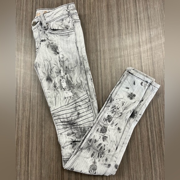 Jeans - Picture 2 of 2